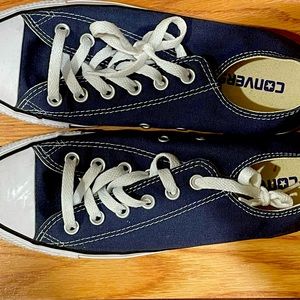 Converse Blue size 8
